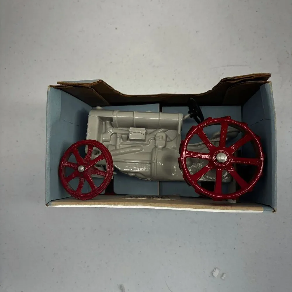 VINTAGE ERTL ANTIQUE FORDSON FARM TRACTOR MODEL # 804 BOXED‎ DIE CAST METAL VTG
